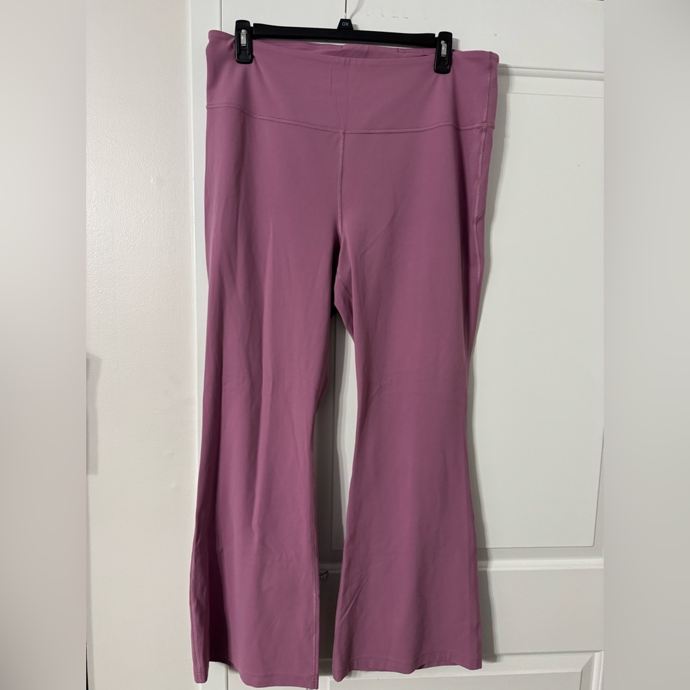 Lululemon yoga pants